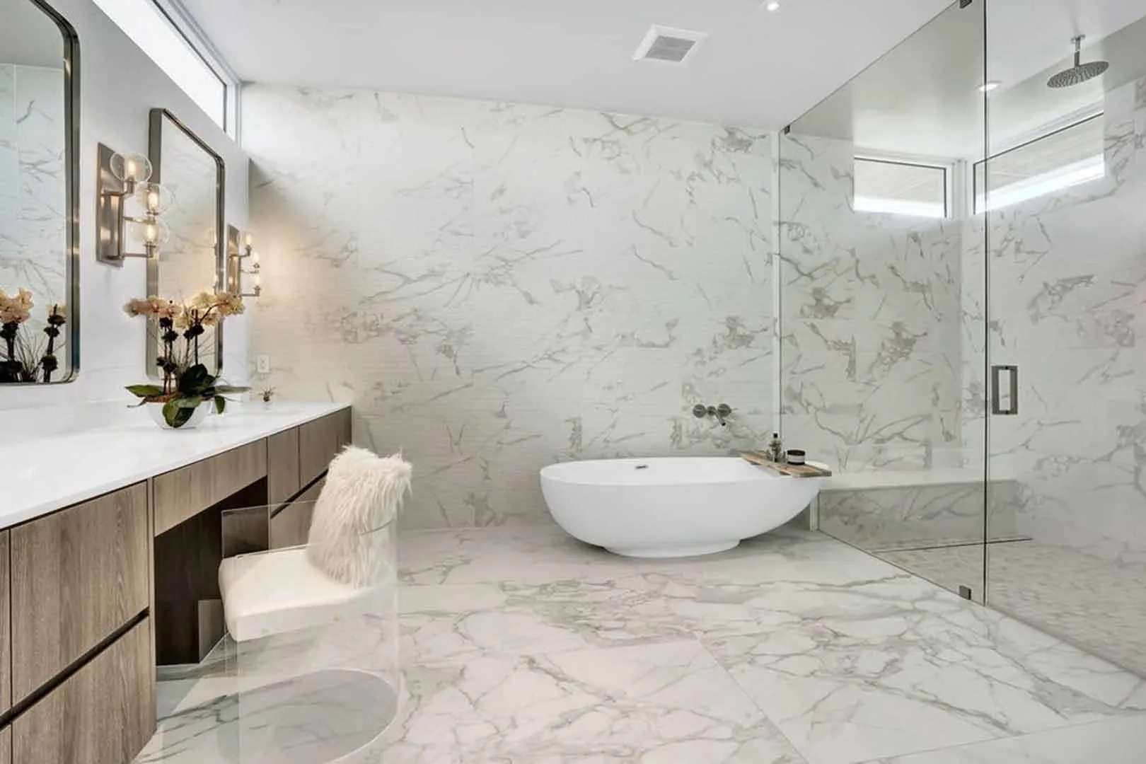Principal bath, porcelain slab